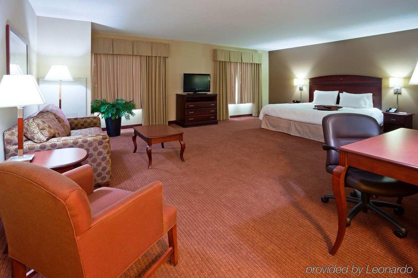 Hampton Inn & Suites Madison - West Room photo